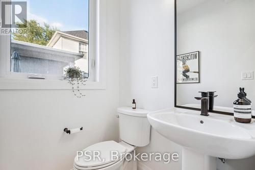 8 Paxton Avenue, St. Catharines, ON - Indoor Photo Showing Bathroom