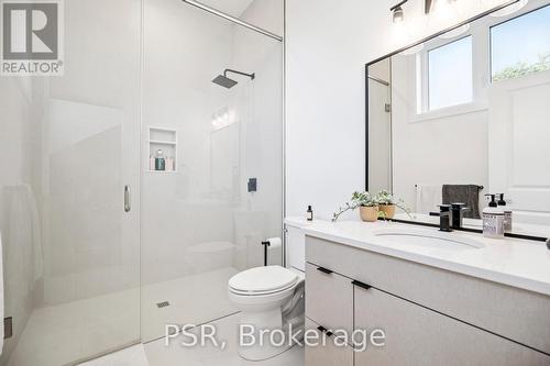 8 Paxton Avenue, St. Catharines, ON - Indoor Photo Showing Bathroom