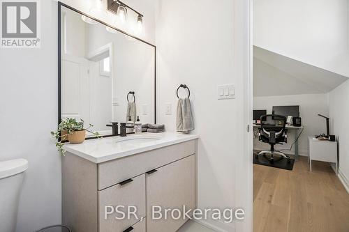 8 Paxton Avenue, St. Catharines, ON - Indoor Photo Showing Bathroom