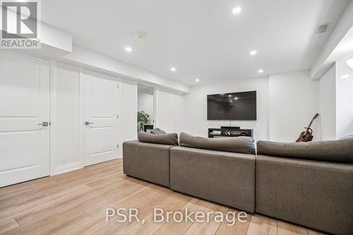 8 Paxton Avenue, St. Catharines, ON - Indoor