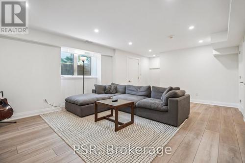 8 Paxton Avenue, St. Catharines, ON - Indoor