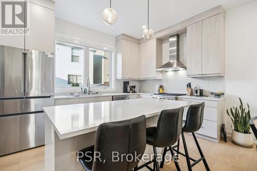 8 Paxton Avenue, St. Catharines, ON - Indoor Photo Showing Kitchen