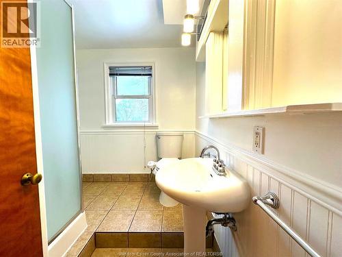 1966 Rossini, Windsor, ON - Indoor Photo Showing Bathroom