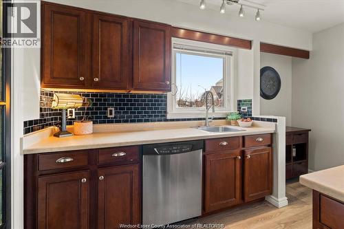 1966 Rossini, Windsor, ON - Indoor Photo Showing Kitchen