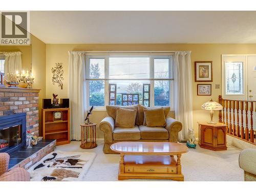 1107 29 Avenue, Vernon, BC - Indoor Photo Showing Living Room With Fireplace