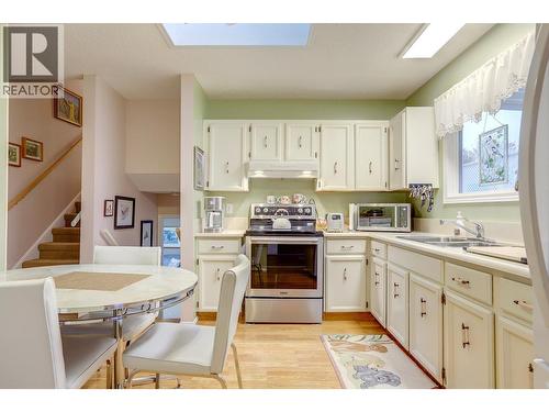 1107 29 Avenue, Vernon, BC - Indoor