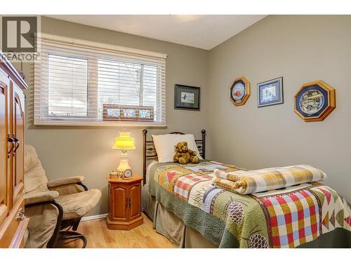 1107 29 Avenue, Vernon, BC - Indoor Photo Showing Bedroom
