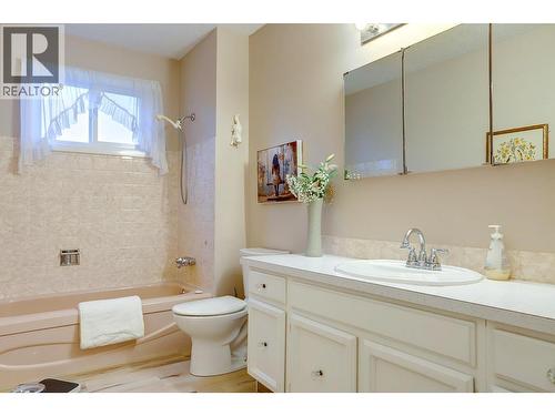 1107 29 Avenue, Vernon, BC - Indoor Photo Showing Bathroom