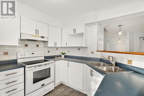 1431 Lynx Crescent, Ottawa, ON - Indoor Photo Showing Kitchen With Double Sink