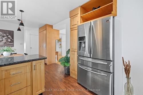 1348 Augustine Drive, Burlington, ON - Indoor Photo Showing Kitchen