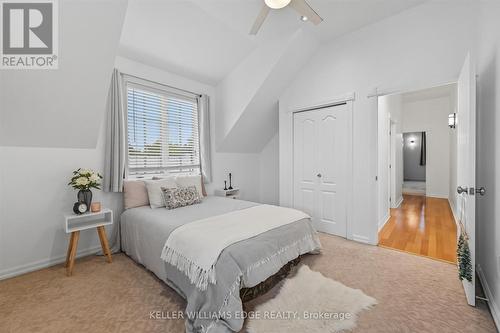 1348 Augustine Drive, Burlington, ON - Indoor Photo Showing Bedroom