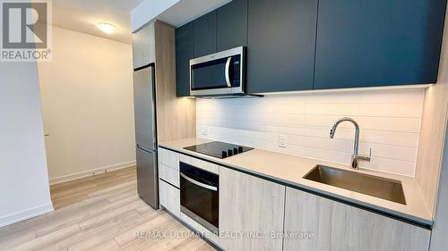 822 - 5858 Yonge Street, Toronto, ON - Indoor Photo Showing Kitchen