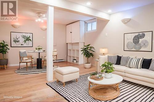 118 Capreol Court, Oshawa (Vanier), ON - Indoor Photo Showing Living Room