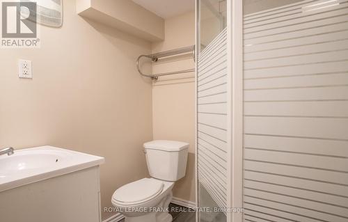 118 Capreol Court, Oshawa (Vanier), ON - Indoor Photo Showing Bathroom