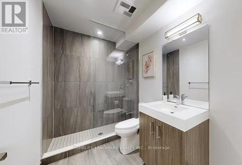 607 - 17 Dundonald Street, Toronto, ON - Indoor Photo Showing Bathroom