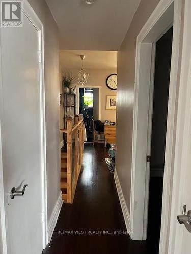 2Nd Fl - 247 Lansdowne Avenue, Toronto, ON - Indoor Photo Showing Other Room