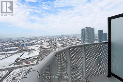 4902 - 8 Interchange Way, Vaughan, ON - Outdoor