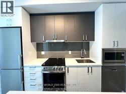 B-527 - 50 UPPER MALL WAY ROAD  Vaughan, ON L4J 0J2