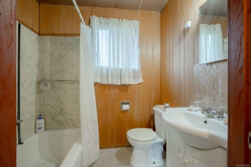 230 Clutus Rd, Bamfield, BC 