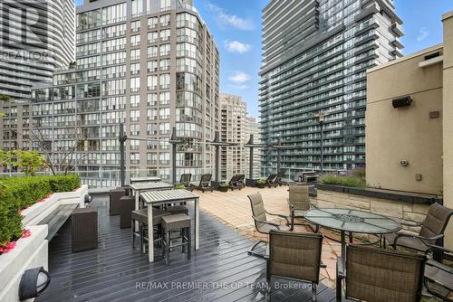 407 - 11 St Joseph Street, Toronto, ON - Outdoor With Facade