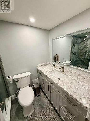 7044 Chigwel Court, Mississauga, ON - Indoor Photo Showing Bathroom