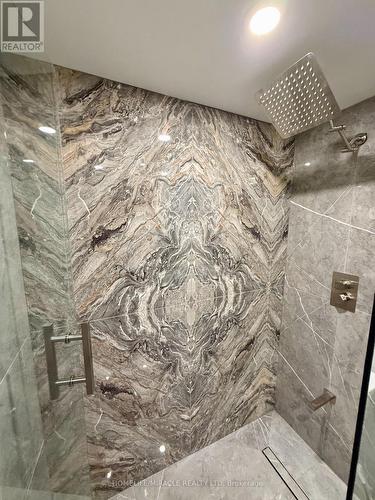 7044 Chigwel Court, Mississauga, ON - Indoor