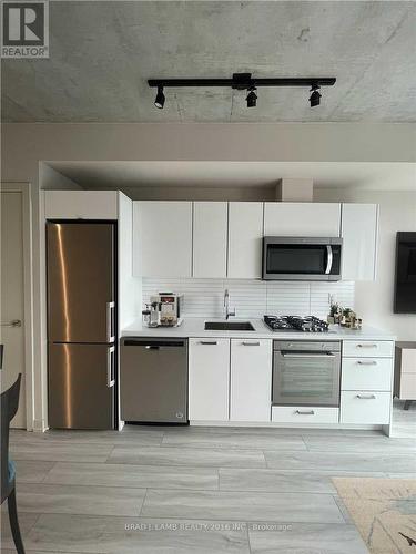 1003 - 458 Richmond Street W, Toronto, ON - Indoor Photo Showing Kitchen With Upgraded Kitchen