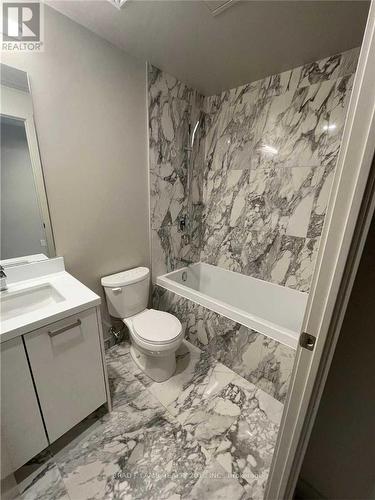 1003 - 458 Richmond Street W, Toronto, ON - Indoor Photo Showing Bathroom