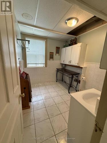 46 King Street N, Innisfil, ON - Indoor Photo Showing Bathroom