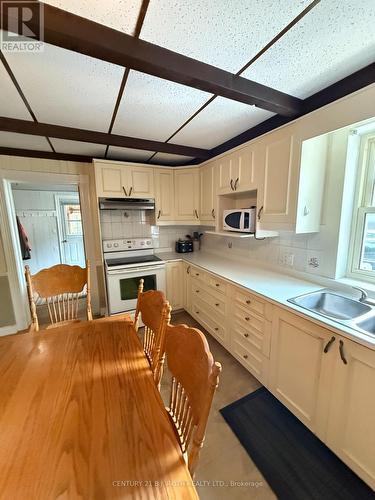 46 King Street N, Innisfil, ON - Indoor Photo Showing Kitchen With Double Sink