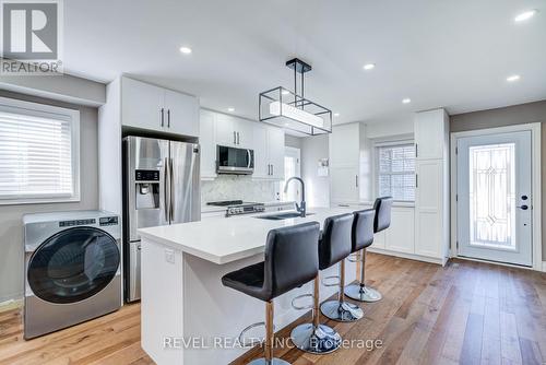 524 Fergo Avenue S, Mississauga, ON - Indoor