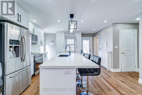 524 Fergo Avenue S, Mississauga, ON - Indoor Photo Showing Kitchen With Upgraded Kitchen