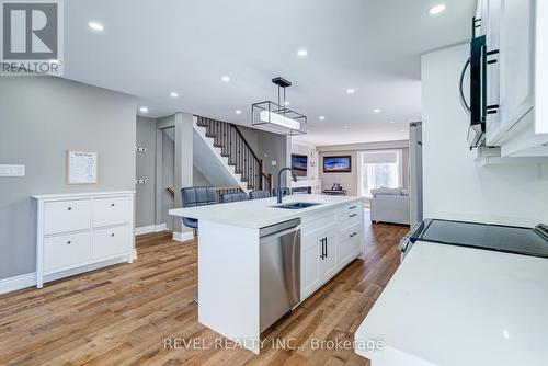 524 Fergo Avenue S, Mississauga, ON - Indoor Photo Showing Kitchen