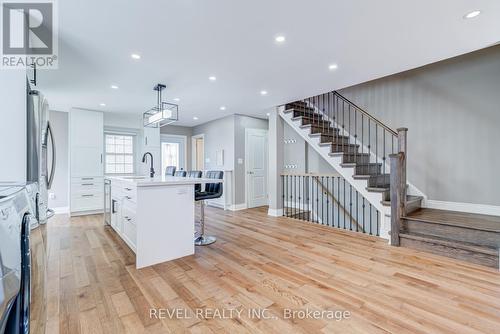 524 Fergo Avenue S, Mississauga, ON - Indoor