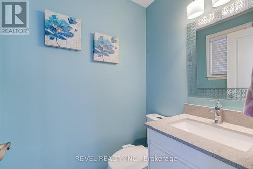 524 Fergo Avenue S, Mississauga, ON - Indoor Photo Showing Bathroom