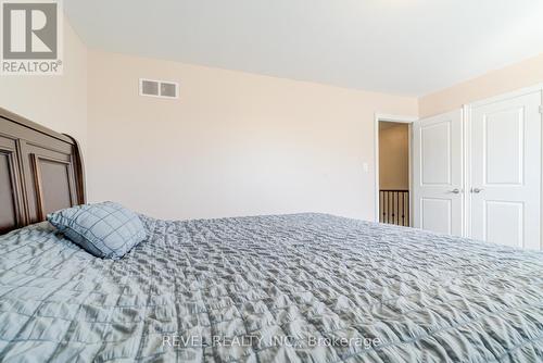 524 Fergo Avenue S, Mississauga, ON - Indoor Photo Showing Bedroom