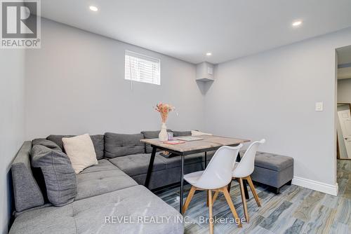 524 Fergo Avenue S, Mississauga, ON - Indoor