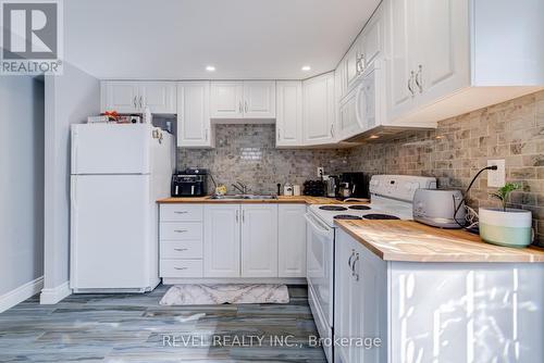 524 Fergo Avenue S, Mississauga, ON - Indoor Photo Showing Kitchen With Double Sink