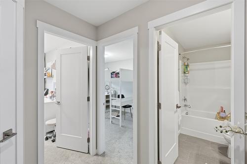 118-1951 Qu'Appelle Boulevard, Kamloops, BC - Indoor Photo Showing Other Room