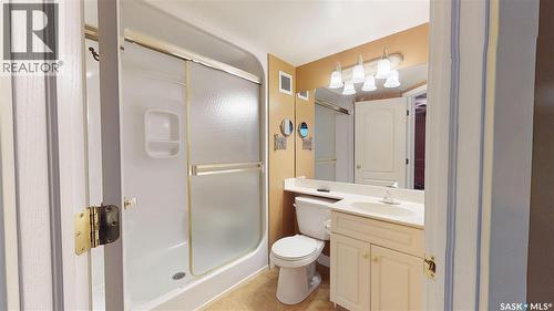 121 2530 25Th Avenue, Regina, SK - Indoor Photo Showing Bathroom