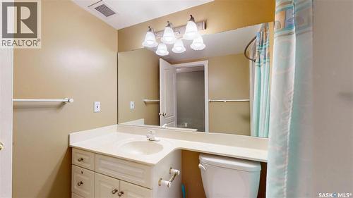 121 2530 25Th Avenue, Regina, SK - Indoor Photo Showing Bathroom