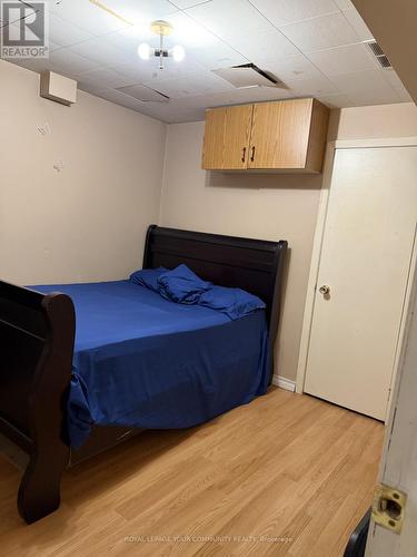 7695 Anaka Drive, Mississauga, ON - Indoor Photo Showing Bedroom