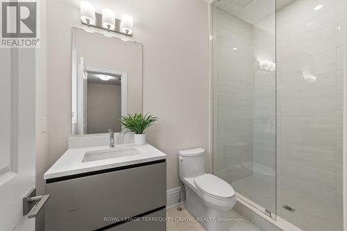 23 Kingwood Lane, Aurora, ON - Indoor Photo Showing Bathroom