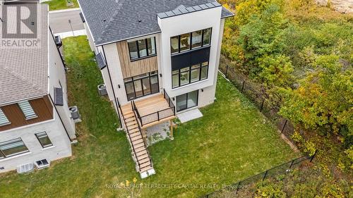 23 Kingwood Lane, Aurora, ON - Outdoor