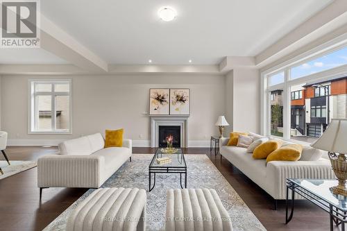 23 Kingwood Lane, Aurora, ON - Indoor Photo Showing Living Room With Fireplace