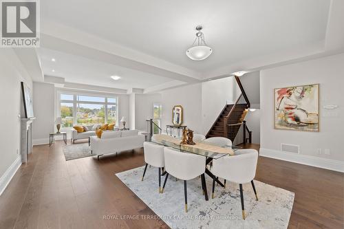 23 Kingwood Lane, Aurora, ON - Indoor Photo Showing Living Room