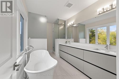 23 Kingwood Lane, Aurora, ON - Indoor Photo Showing Bathroom
