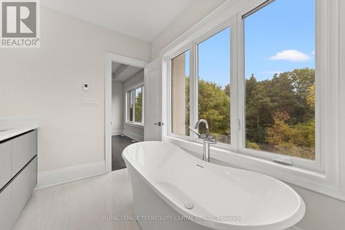 23 Kingwood Lane, Aurora, ON - Indoor Photo Showing Bathroom