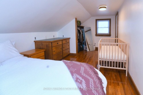 3222 Peach Avenue, Fort Erie, ON - Indoor Photo Showing Bedroom