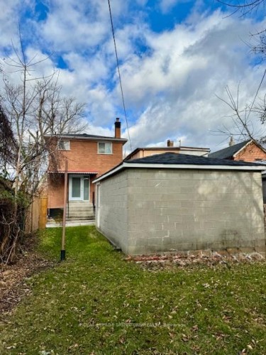 Main/Lower-115 Torrens Avenue, Toronto, ON - Outdoor